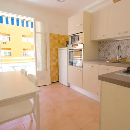 Center - 1 Bedroom - 4 People Appartement