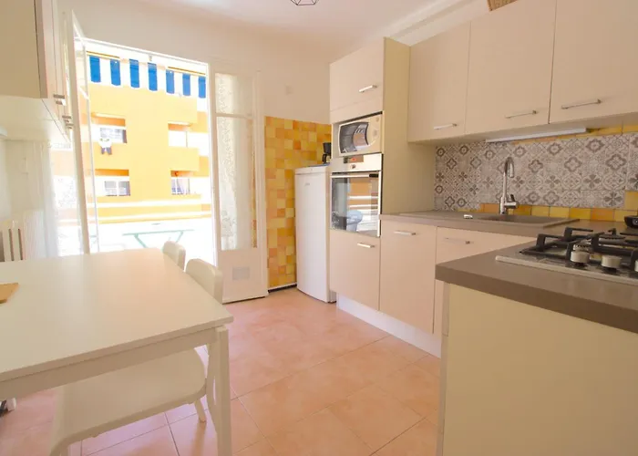 Center - 1 Bedroom - 4 People Διαμέρισμα