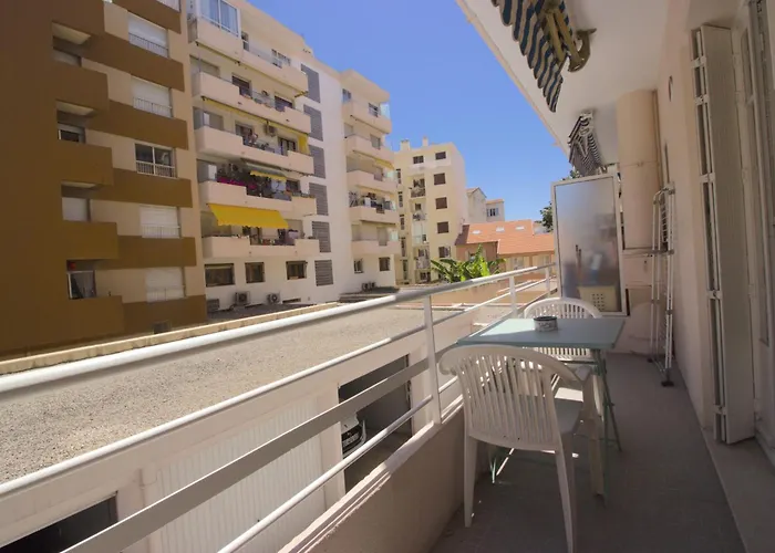 Center - 1 Bedroom - 4 People Διαμέρισμα *